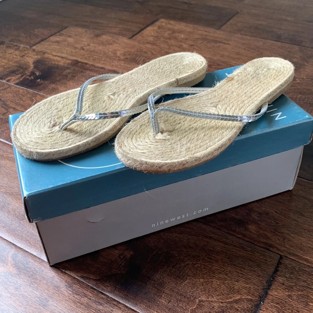 NINE WEST Espadrille Metallic Sequins Thong Sandals Size 7.5
